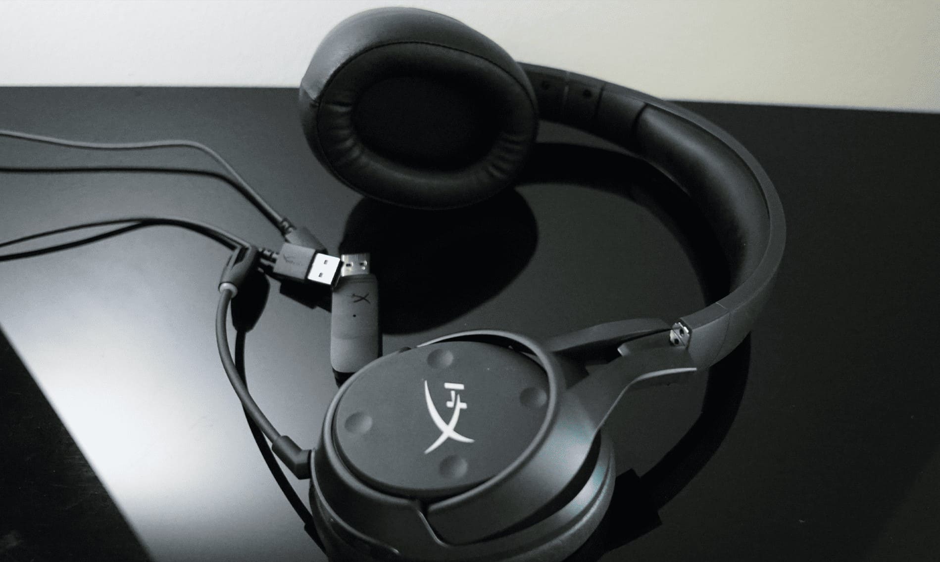 HyperX Cloud Flight S Review: Noise Canceling Gaming Headphones - Top Best Headphones Reviews