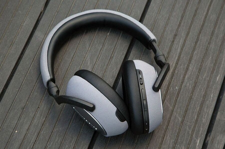 Bowers & Wilkins music headphones PX7