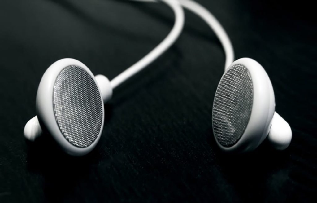Τα καλύτερα ακουστικά στο αυτί