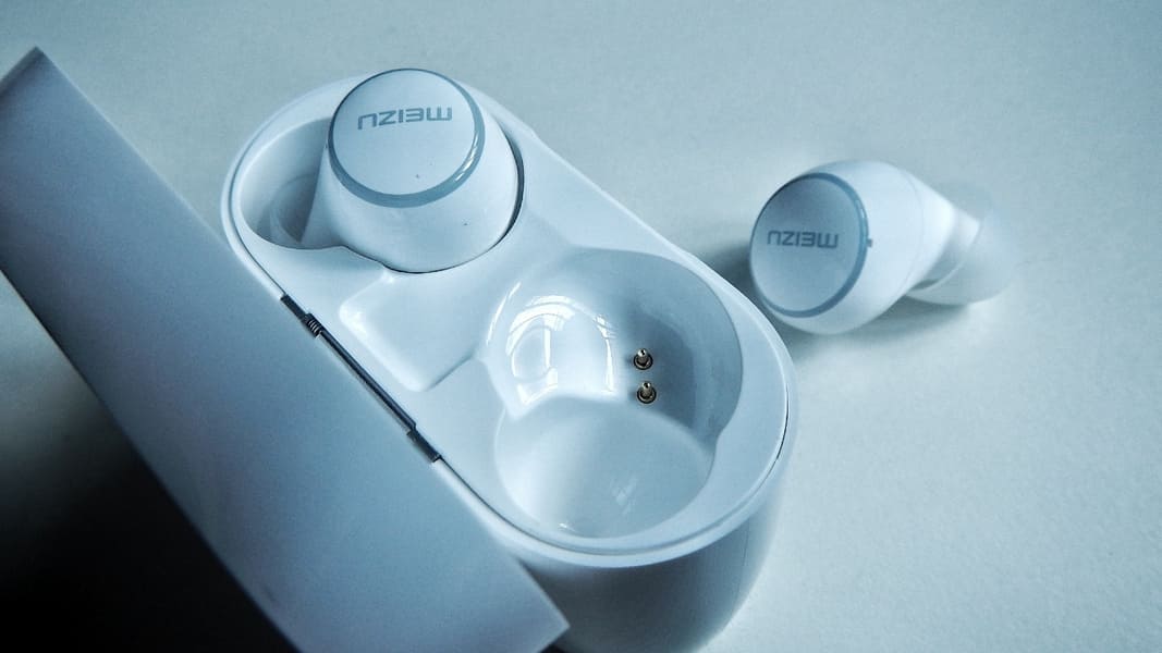 Best AirPods analogues with Aliexpress - Meizu POP TW50