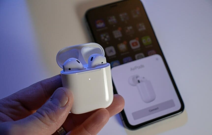 Headphones won't connect to iPhone