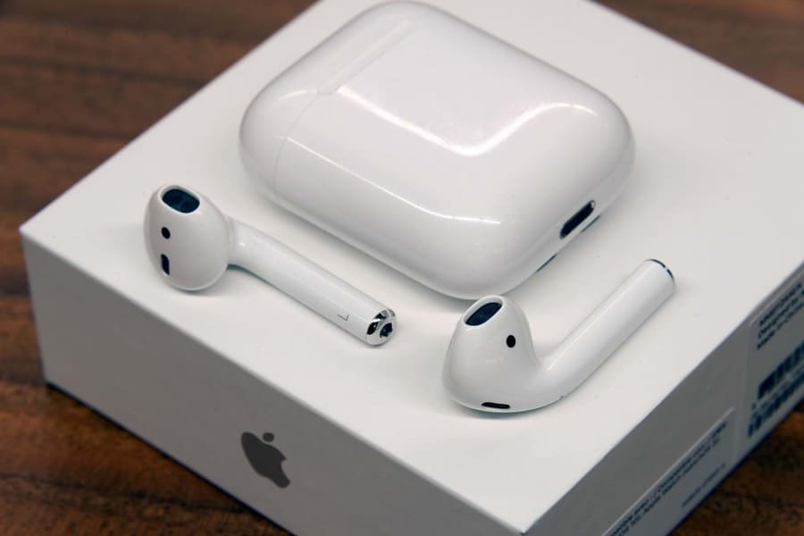 Най-добрите Bluetooth слушалки Apple AirPods 2