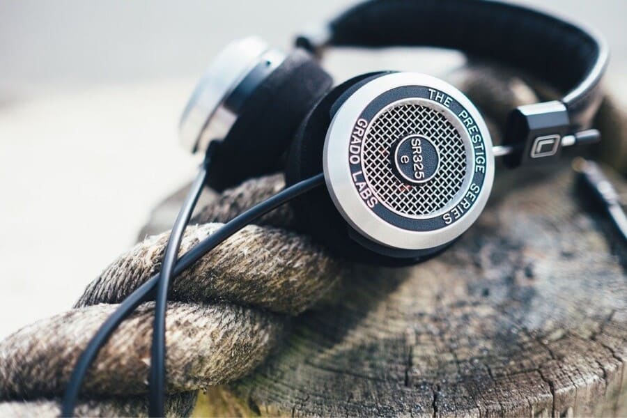 τα καλύτερα ακουστικά Grado SR325e στο αυτί