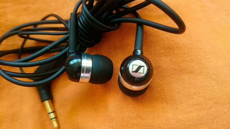 Sennheiser CX 300-II headphones with good bass