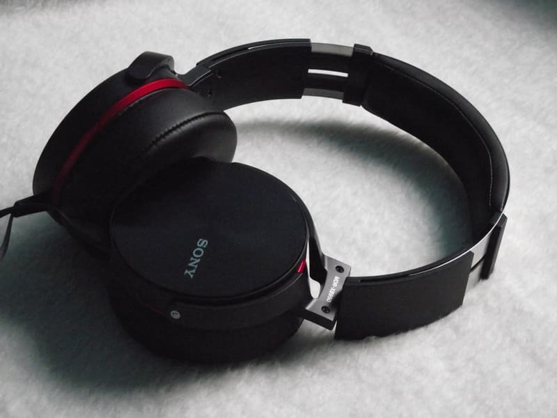 Headphones with good bass Sony MDR-XB950AP