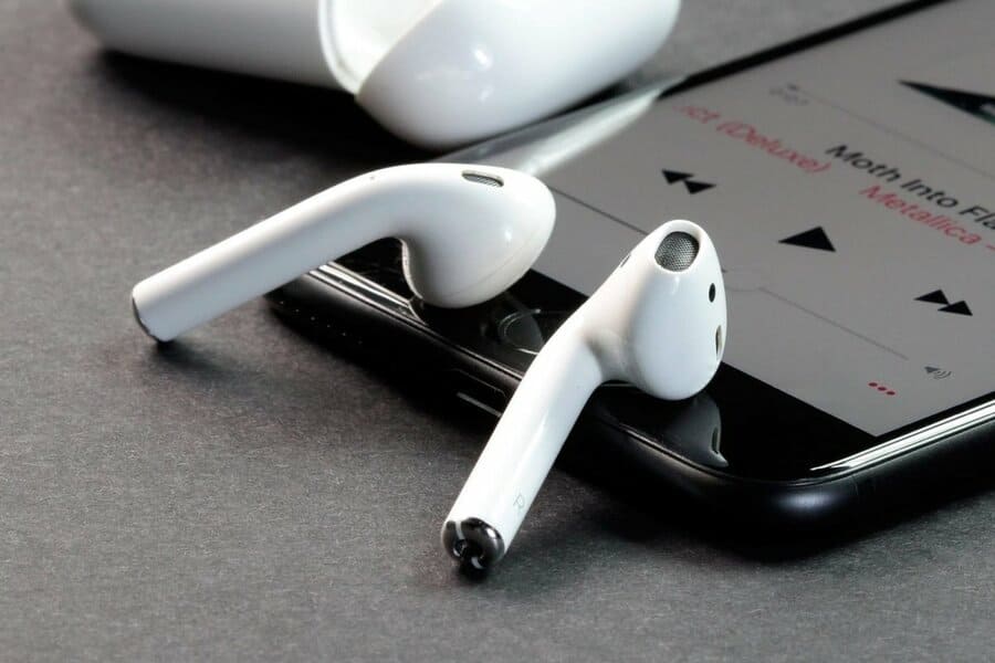 why apple airpods earphone does not work