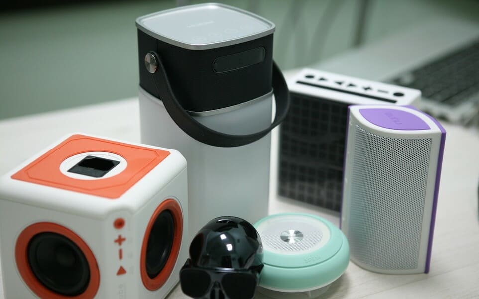 Hoe kies je een draagbare speaker met goed geluid?