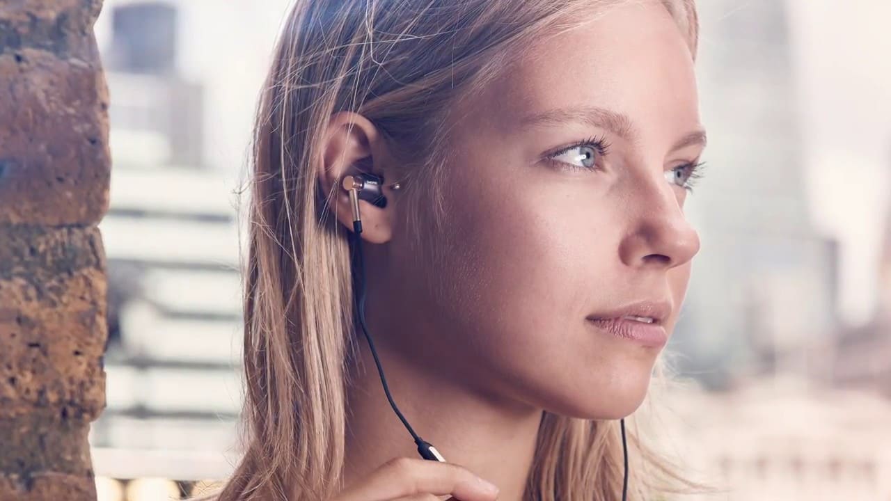 Πώς να χρησιμοποιήσετε ακουστικά