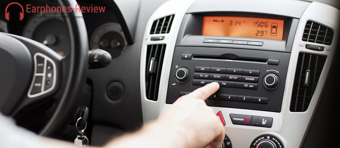 hoe je een radio taperecorder in een auto aansluit